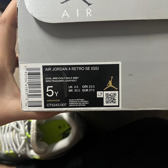 Air Jordan 4 Retro SE (GS) 100% Authentic - Picture 11 of 17